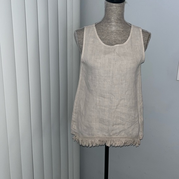 Valentina Naldi Tops - Valentina Naldi crumped sleeveless linen top with crochel fringe hemsize Small
